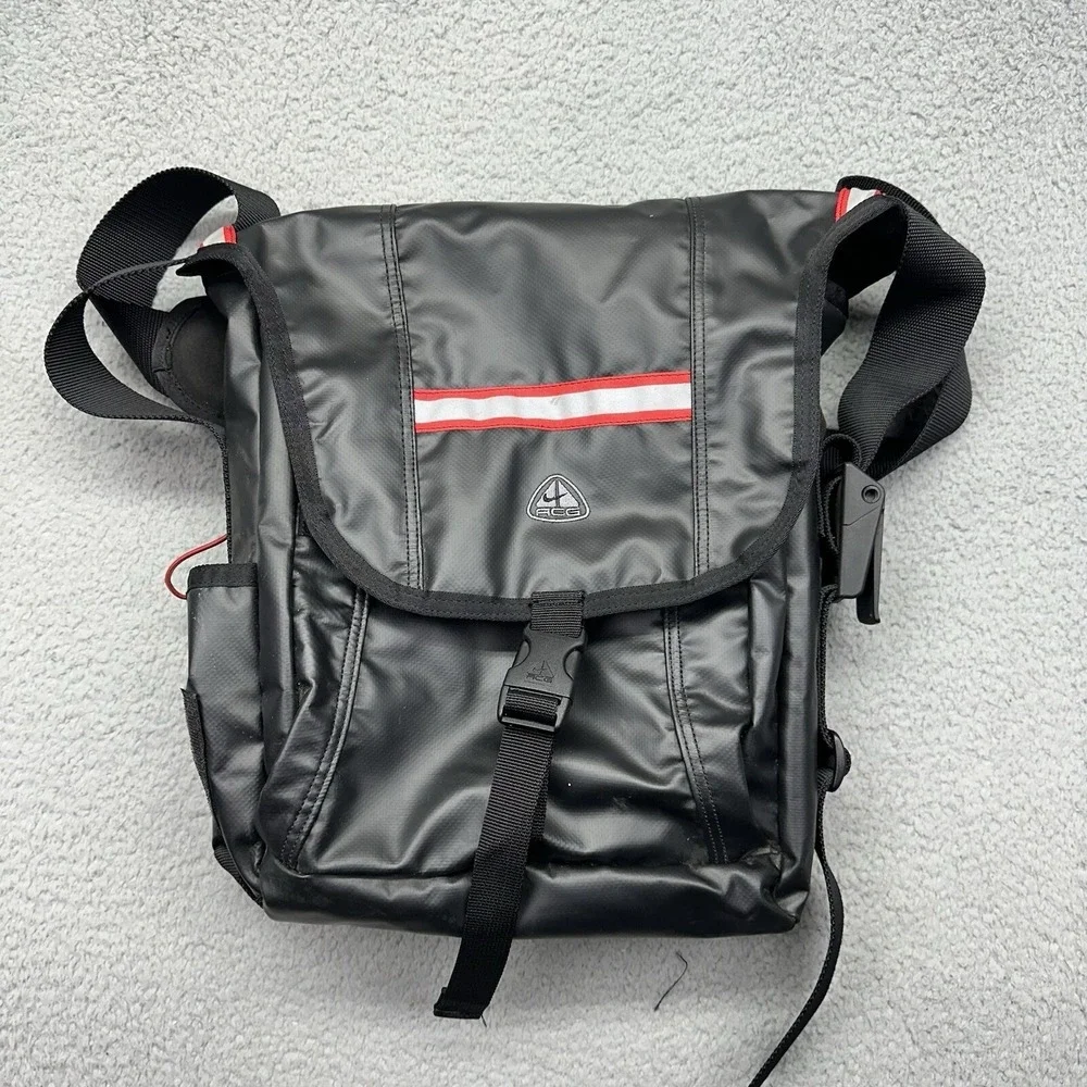 Nike ACG Avant Garde Black Messenger Crossbody Bag 00-10-12-EKG Nylon/Polyamide